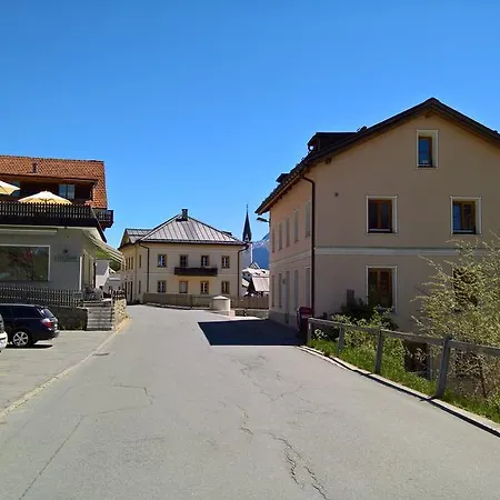 Chasa Arfusch Bed and breakfast