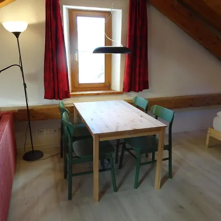 فندق مبيت وإفطار Chasa Arfusch 3*