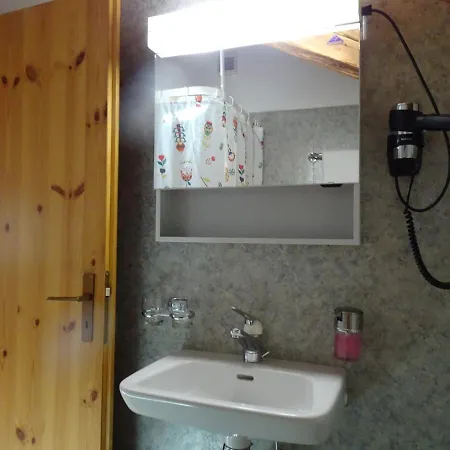 Bed and Breakfast Chasa Arfusch