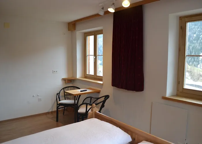 Chasa Arfusch Bed & Breakfast Ardez